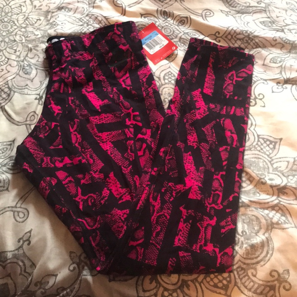 New with tags Nike leggings size M